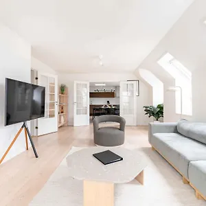 204m2-lux-penthouse-city-centre-next-to-tivoli.copenhagenhotelselect.com/